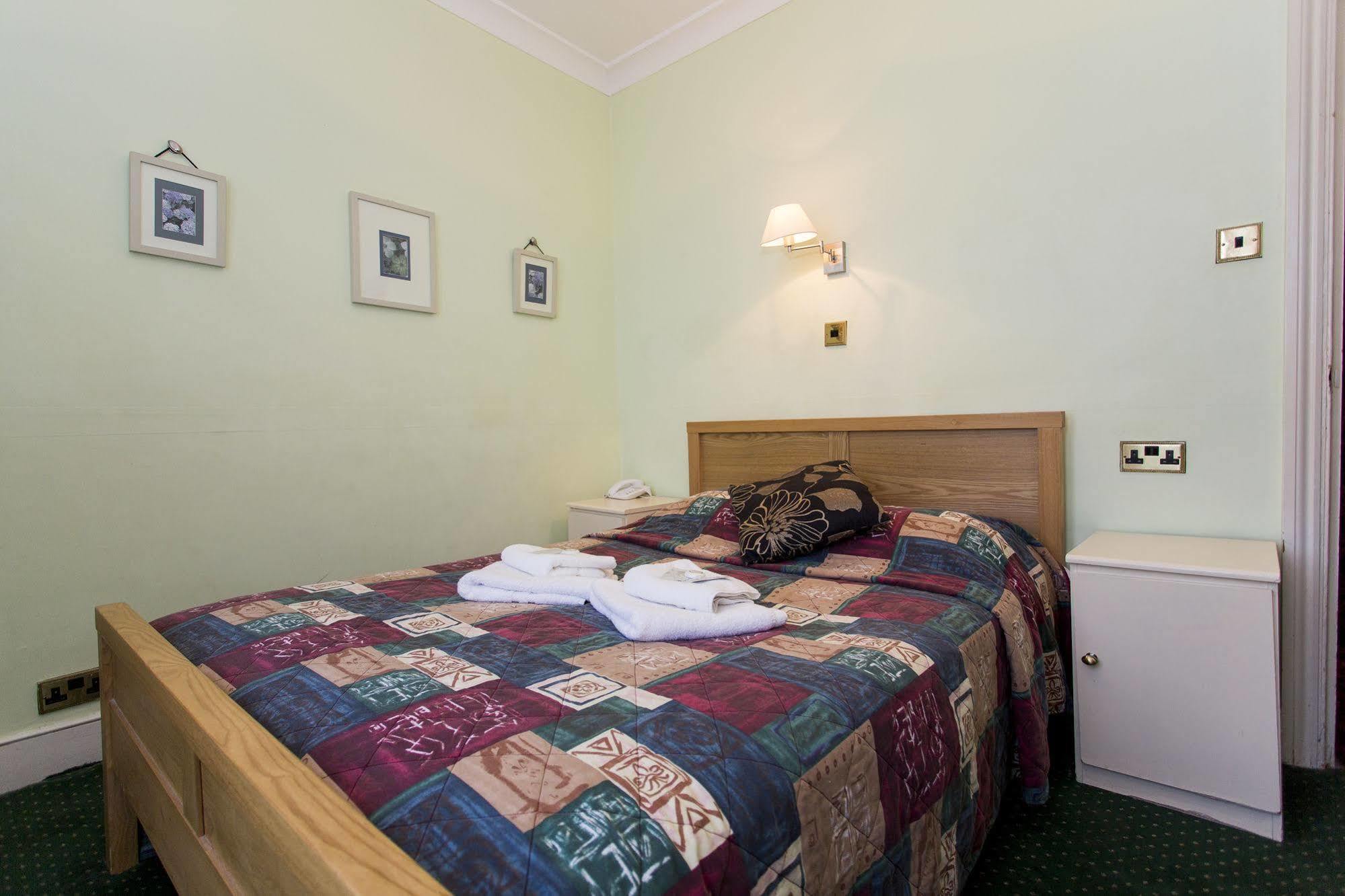 Oyo Ridgeway Hotel Chingford Buitenkant foto