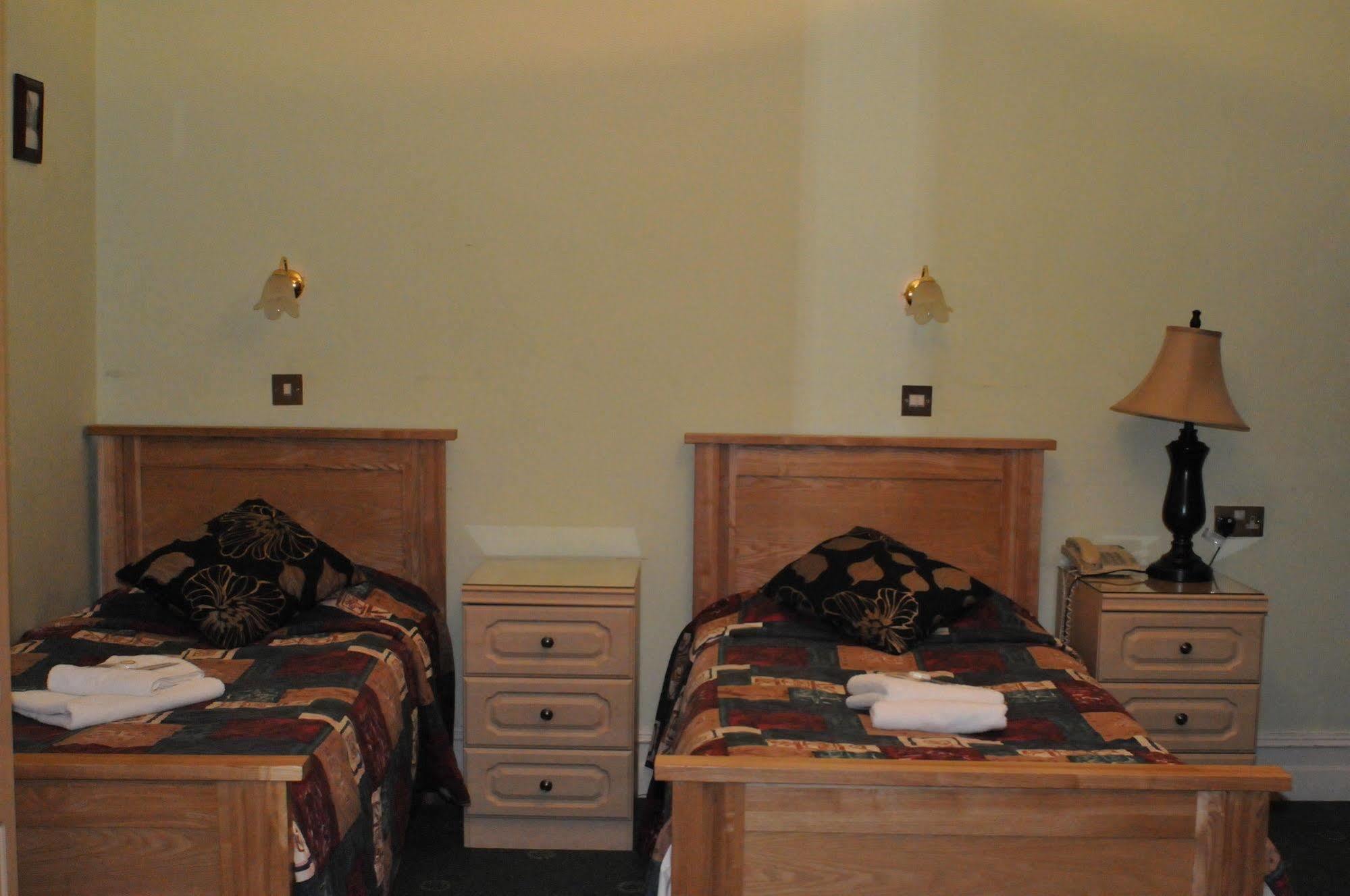 Oyo Ridgeway Hotel Chingford Buitenkant foto